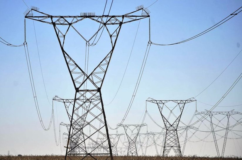 Governo contrata 4,6 GW de potência em leilão de reserva de energia
