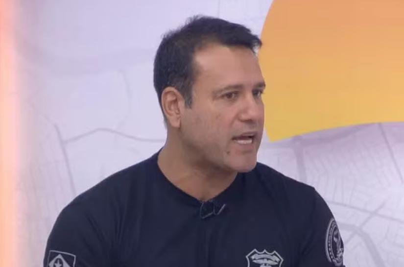 “VOCÊ PERTENCE AO COMANDO VERMELHO!” — Delegado de MT tem surto em condomínio de luxo e agride advogado em plena assembleia