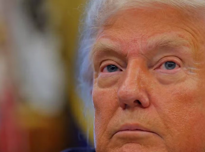 Trump diz que caças da Venezuela podem ser abatidos se colocarem em risco navios de guerra dos EUA