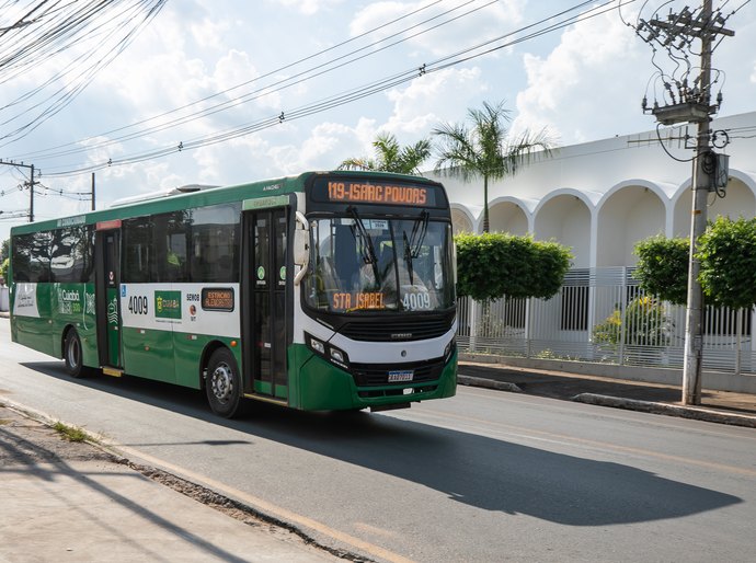 Cuiabá amplia passe livre e garante ônibus gratuito aos estudantes o dia todo