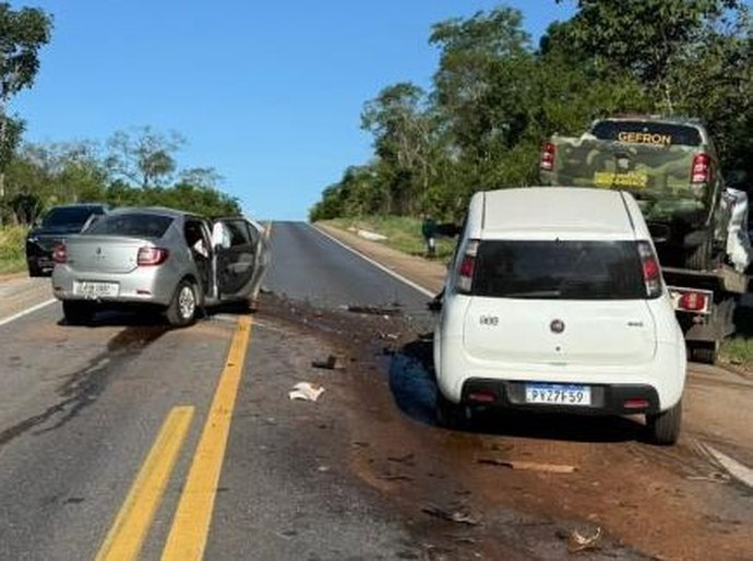 Casal e bebê morrem em grave colisão com três veículos na BR-070