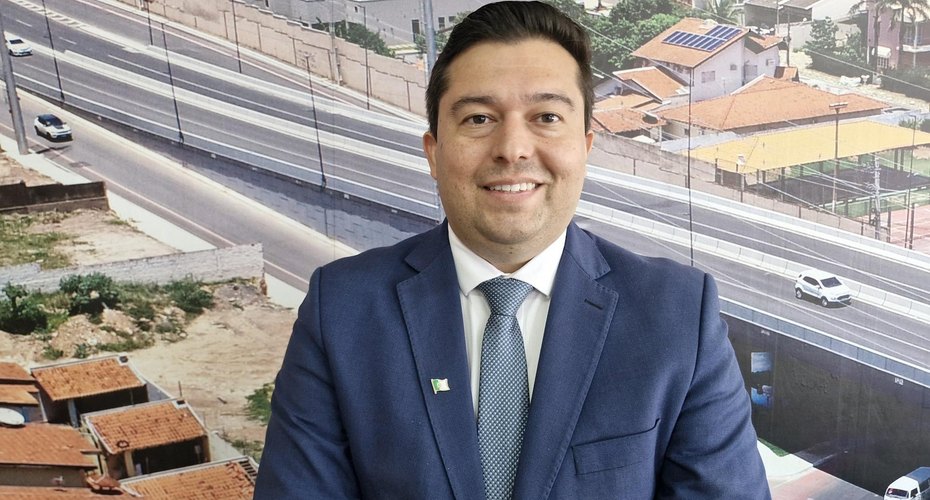 Jean Barros assume mandato em Cuiabá e lança projeto para proteger alunos com botão do pânico nas escolas