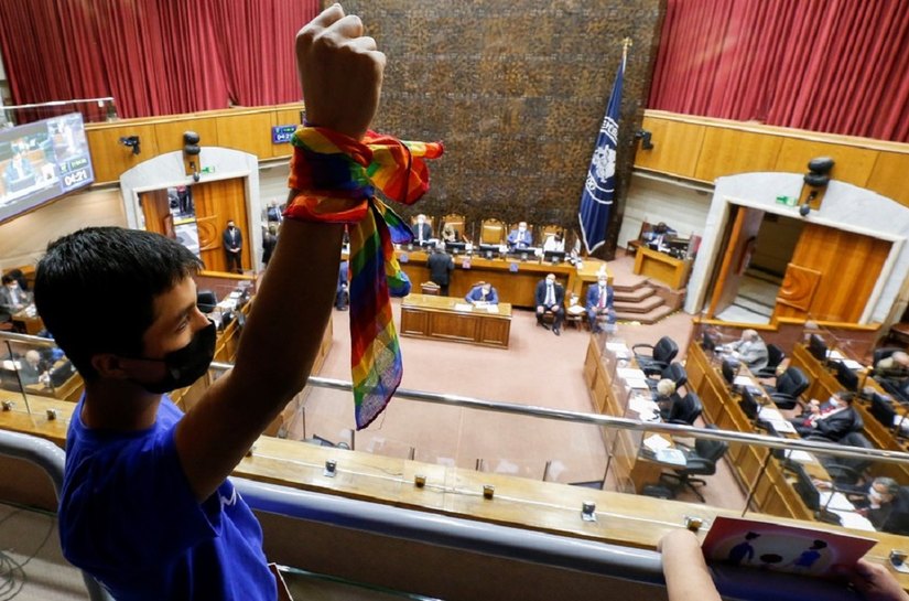 Congresso aprova casamento entre pessoas do mesmo sexo no Chile