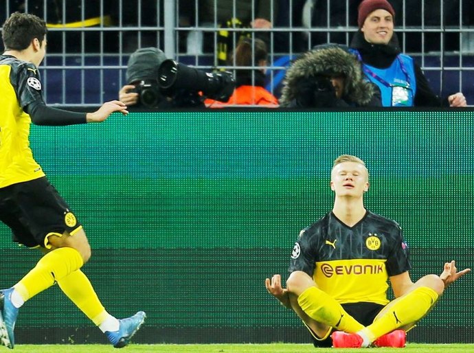 Haaland decide e Borussia Dortmund derrota o PSG na Champions League