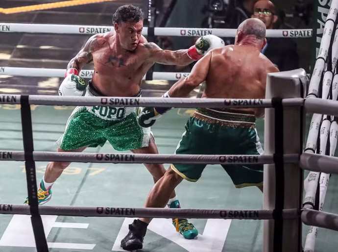 Duelo entre Popó e Wanderlei termina com violência entre equipes no ringue