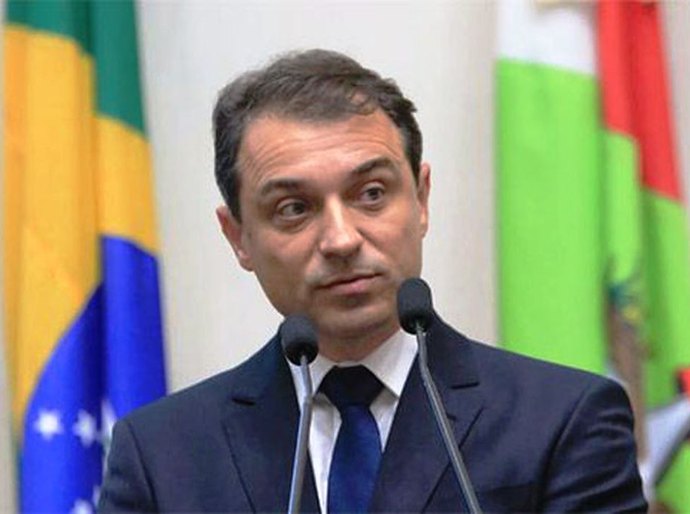 Carlos Moisés: tribunal aceita denúncia e afasta governador de SC por 180 dias