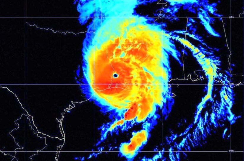 Furacão Laura deixa três vítimas e 700 mil pessoas sem energia nos EUA