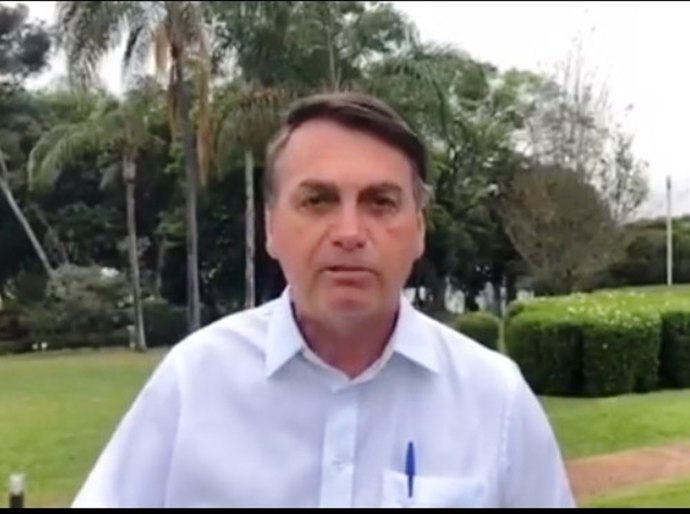 Bolsonaro defende reabertura do comércio 'com responsabilidade'