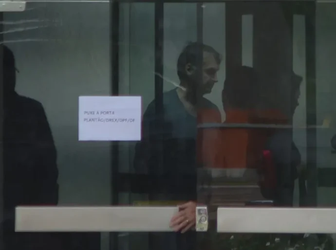 Bolsonaro é visto pela primeira vez após prisão