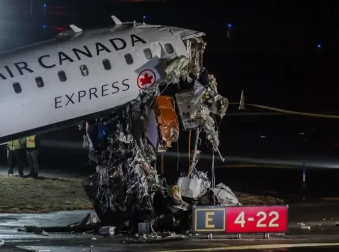 Colisão em aeroporto de Nova York mata comandante e copiloto