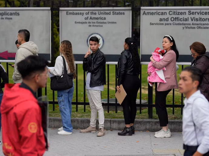 Estados Unidos suspendem agendamento de vistos em embaixadas e consulados em todo o mundo