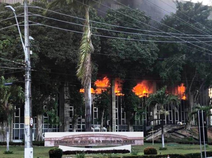 Incêndio atinge sede do Tribunal de Justiça do Ceará