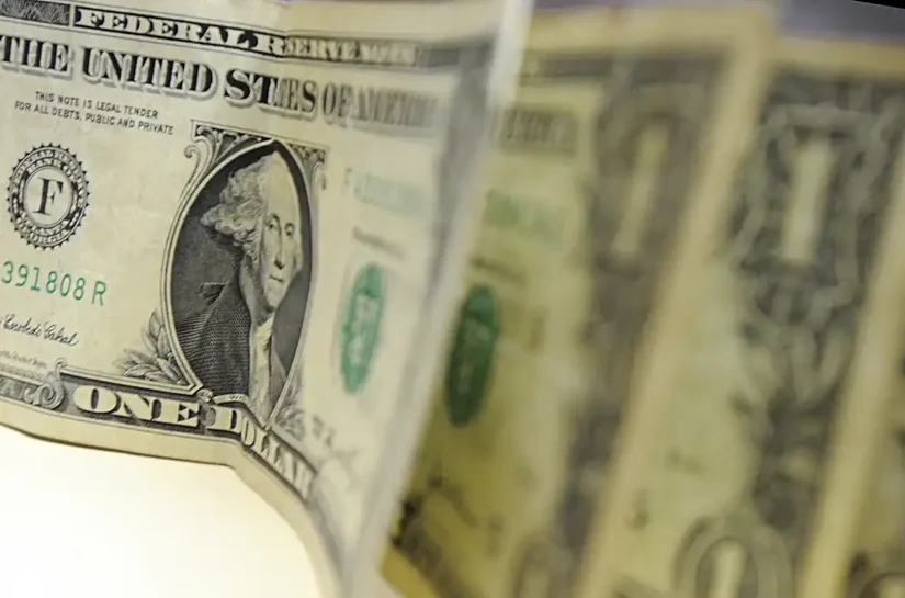 Dólar cai para R$ 5,24, e bolsa sobe 3,24% após fala de Trump