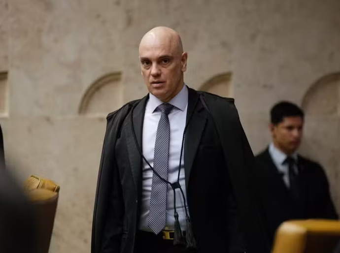 Moraes: Bolsonaro tentou coagir STF com material pré-fabricado para redes