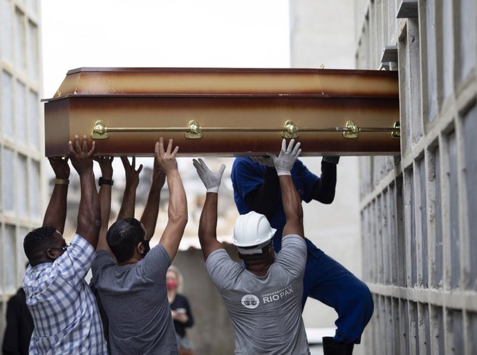 Mundo chega a 3 milhões de mortes por Covid com piora da pandemia na América do Sul