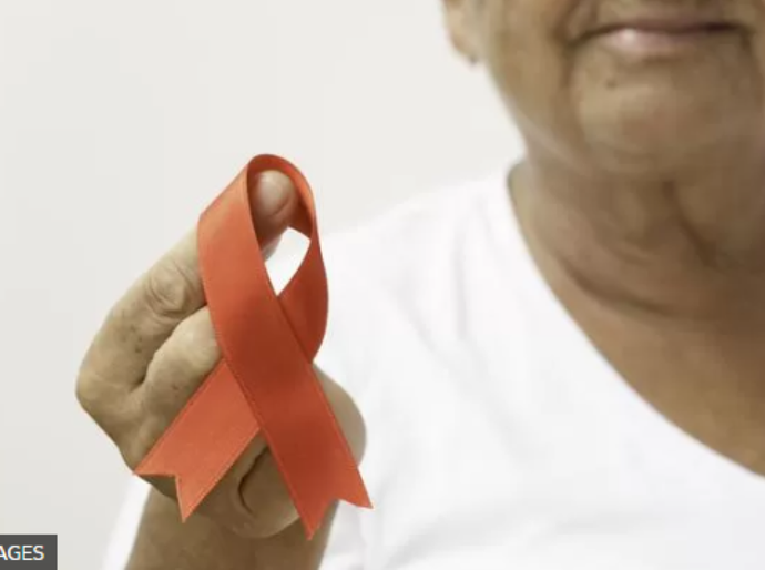 O que está por trás do aumento de casos de HIV entre idosos brasileiros