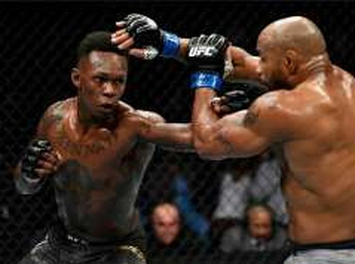 Em luta morna, Israel Adesanya derrota Yoel Romero por pontos no UFC 248 e segue campeão dos médios