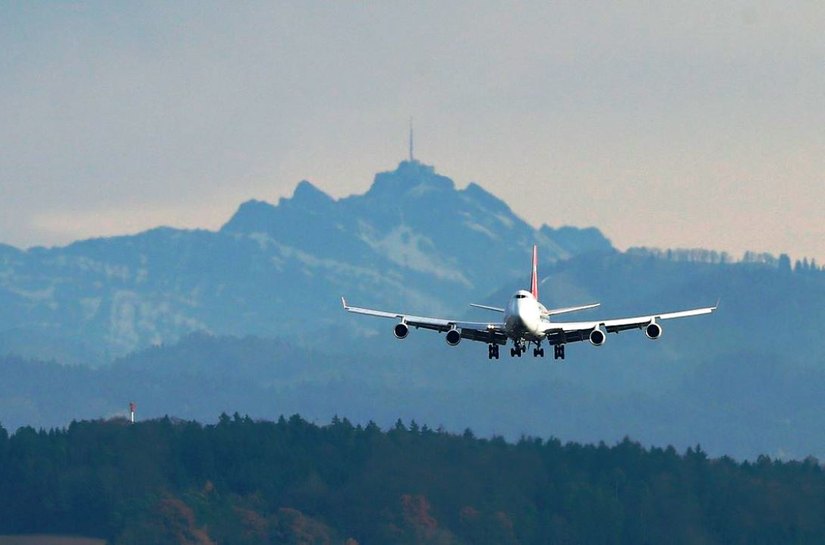 Pilotos e comissários farão greve a partir do dia 29