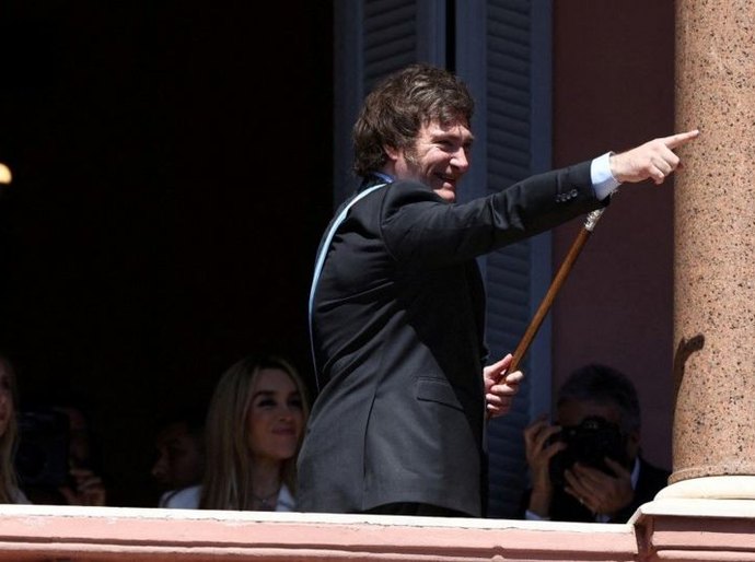A corrida contra o tempo de Milei para avançar sua 'revolução liberal' na Argentina