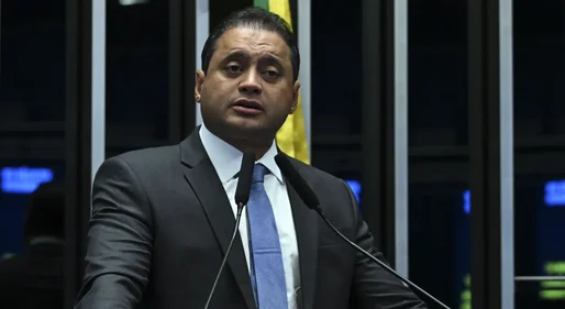 Parentes de senador Weverton Rocha e advogado são alvos de operação da PF
