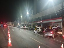 Operação Lei Seca na Avenida Isaac Póvoas prende 12 motoristas por embriaguez