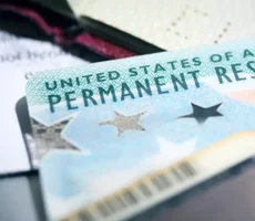 A frustração de brasileiros que querem viver nos EUA após suspensão de vistos de imigração: 'Foi como uma bomba no peito'