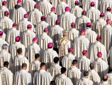 Conclave: Veja horários das votações e quando deve sair a primeira fumaça