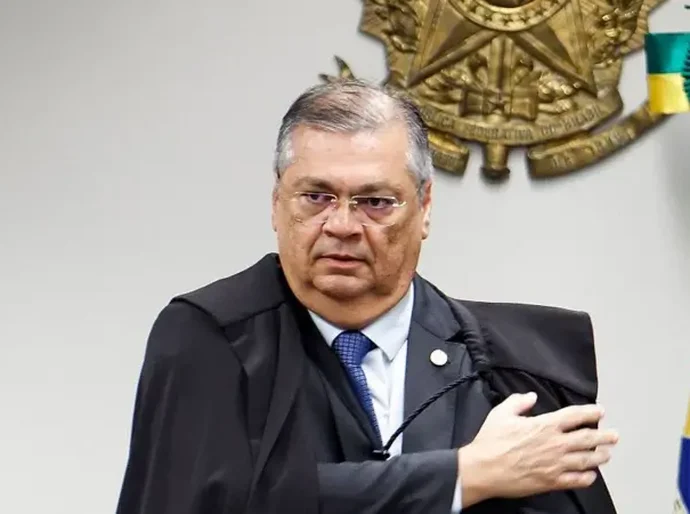 Os argumentos de Flávio Dino para reintegrar Andrei Rodrigues e Leandro Almada à PF