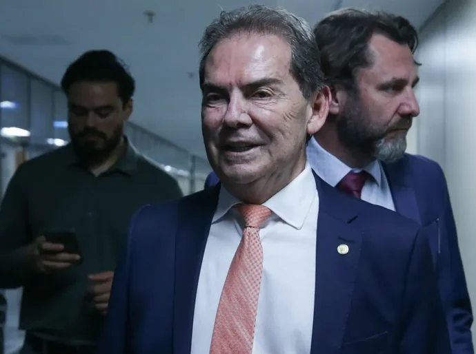 Descompasso entre Câmara e Senado dificulta construção de texto da anistia