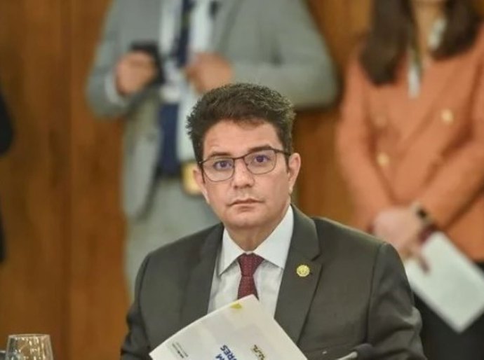 Operação da PF em 7 estados contra lavagem de dinheiro mira Gladson Cameli e governo do Acre