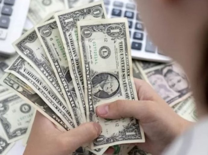 Dólar alto? O que esperar do real em 2023 após desvalorização recente