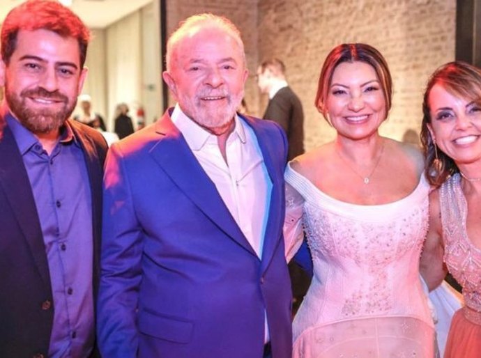 Janja expulsa filha de Lula de sala no Sambódromo do Rio, diz jornal