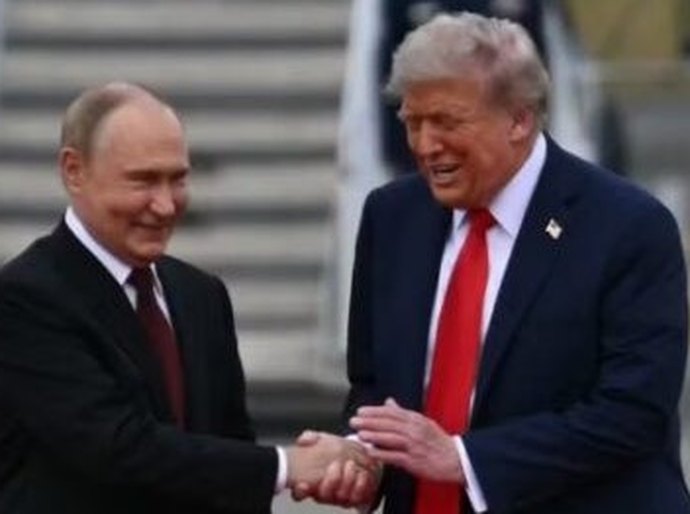 Macron, Starmer e líderes europeus formam comitiva para apoiar Zelensky em reunião com Trump na segunda-feira
