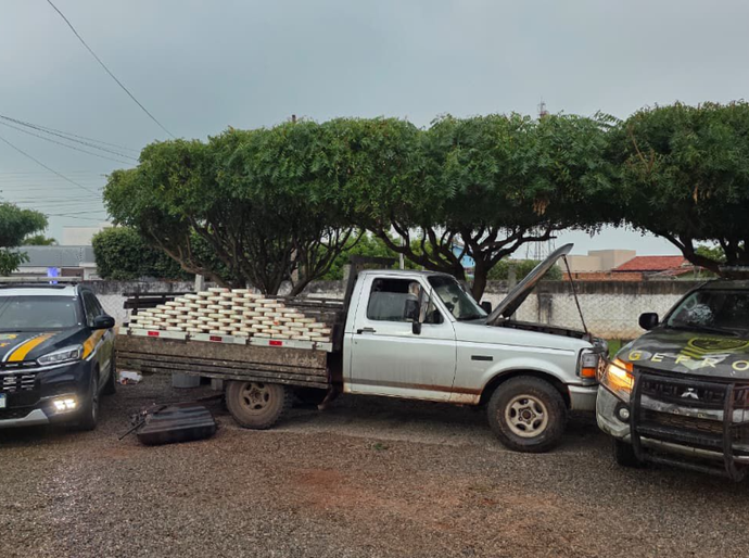 Gefron e PRF apreendem 78 quilos de cocaína escondidos em tanque de combustível de caminhonete