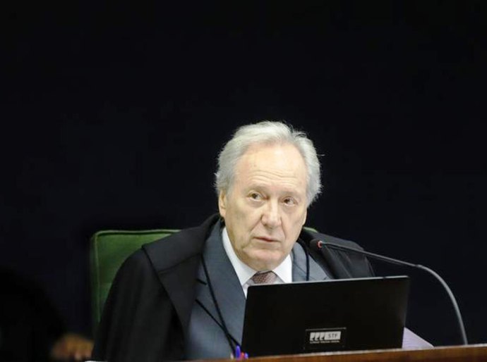 Lewandowski mantém quebra de sigilo telefônico de Pazuello e Mayra Pinheiro
