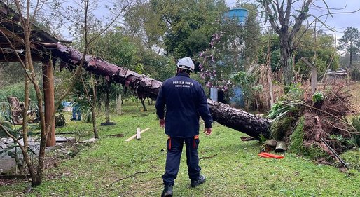 Sul, Sudeste e Centro-Oeste têm alerta para tempestades e vendavais