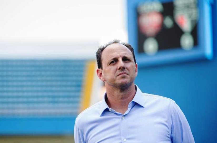 Flamengo anuncia a saída do técnico Rogério Ceni