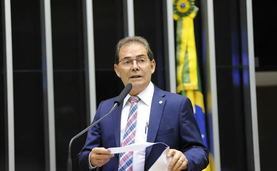 Hugo escolhe Paulinho da Força para relatar anistia