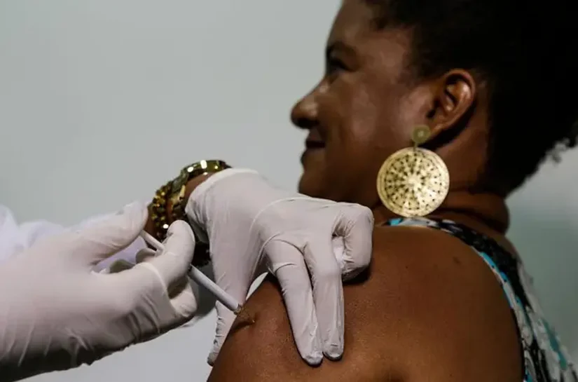 'Vacina do Butantan contra dengue seria aprovada em qualquer lugar do mundo', diz ex-diretor da Anvisa