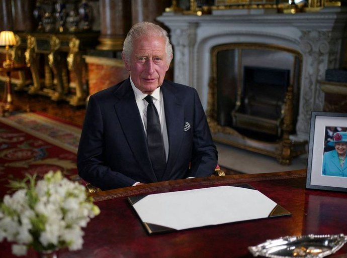 Charles III faz seu primeiro discurso como rei: 'Renovo promessa de servir pela vida inteira'