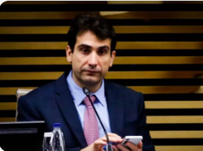 Galípolo diz que 'nunca' gostou da ideia de elevar o IOF para aumentar a arrecadação federal