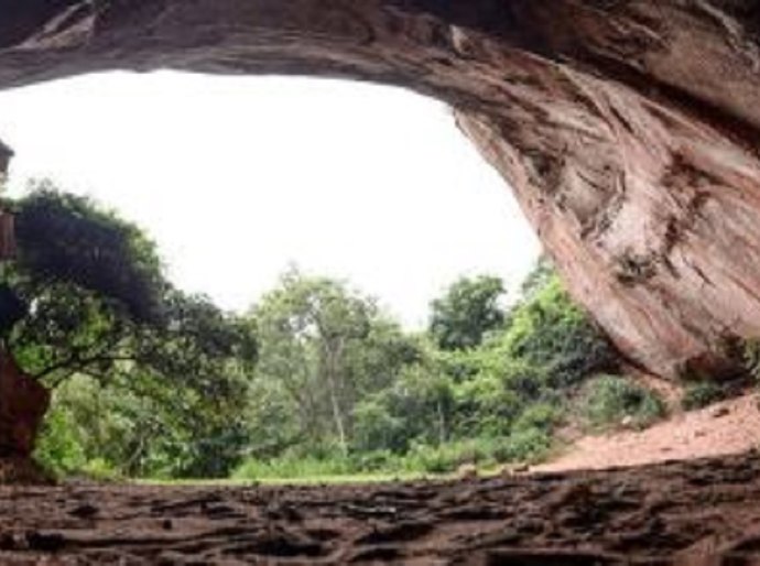 Bombeiros ficam soterrados em desabamento de gruta no interior de São Paulo