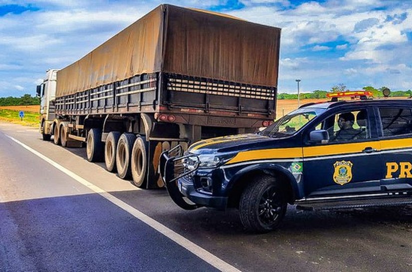 PRF retira de circulação dois veículos de carga adulterados na BR-070, em Barra do Garças, MT