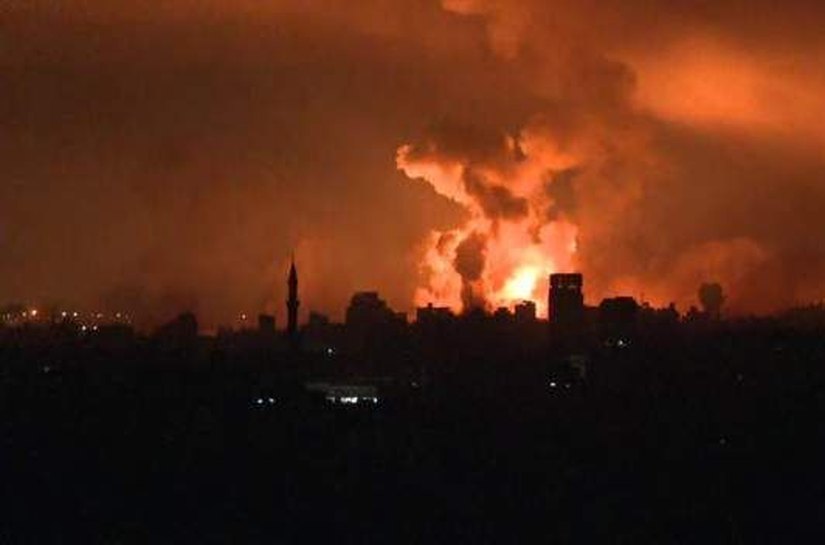 Israel intensifica bombardeio a Gaza e anuncia 'expansão' das operações