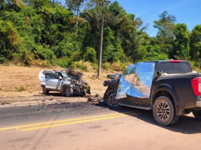 Tragédia na MT-208: colisão entre caminhonete e picape mata três pessoas em Alta Floresta