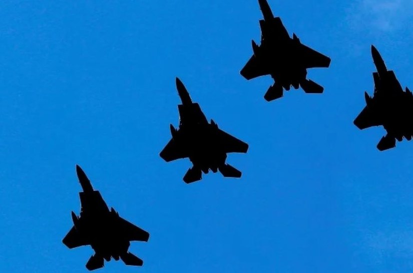 Caça chinês confronta avião americano com equipe da CNN no Mar do Sul da China
