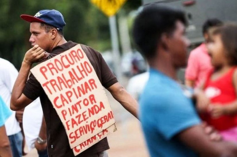 Mesmo após crise gerada por pandemia, Brasil terá 10 milhões de desempregados, dizem economistas