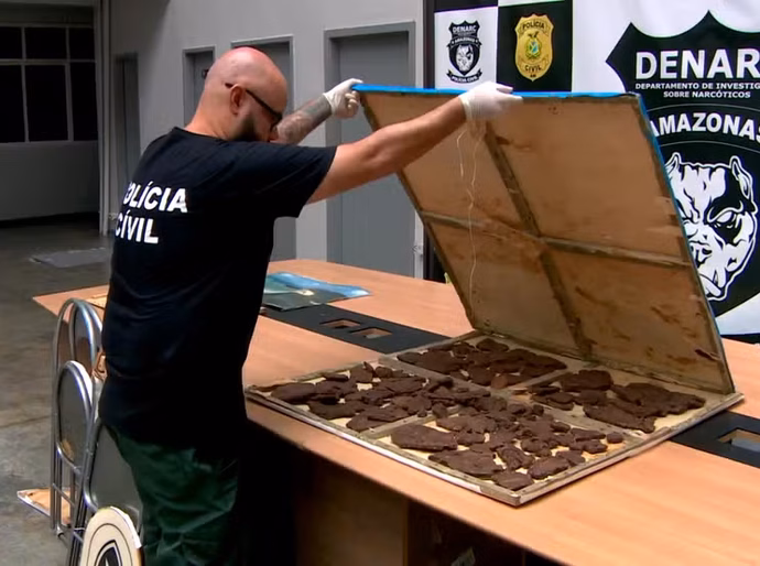 Cocaína negra e lancha do tráfico: apreensões no Amazonas indicam presença do Comando Vermelho na região, segundo polícia