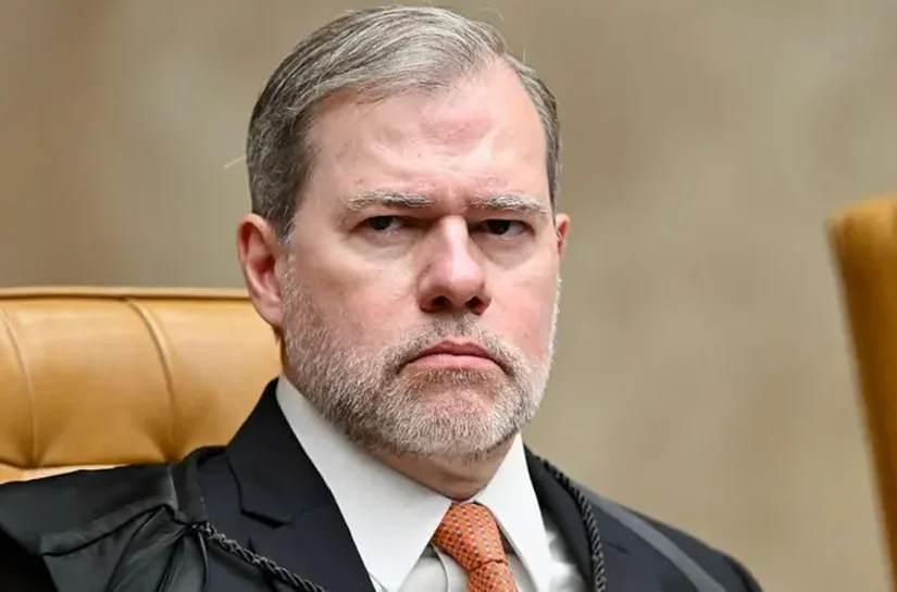 Toffoli e Moraes deveriam se declarar suspeitos no caso do Banco Master, diz especialista em regulação