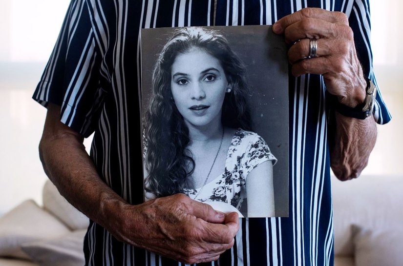 Pai passou 26 anos em busca do assassino da filha na Colômbia, e o achou no Brasil. Agora, teme que ele siga impune